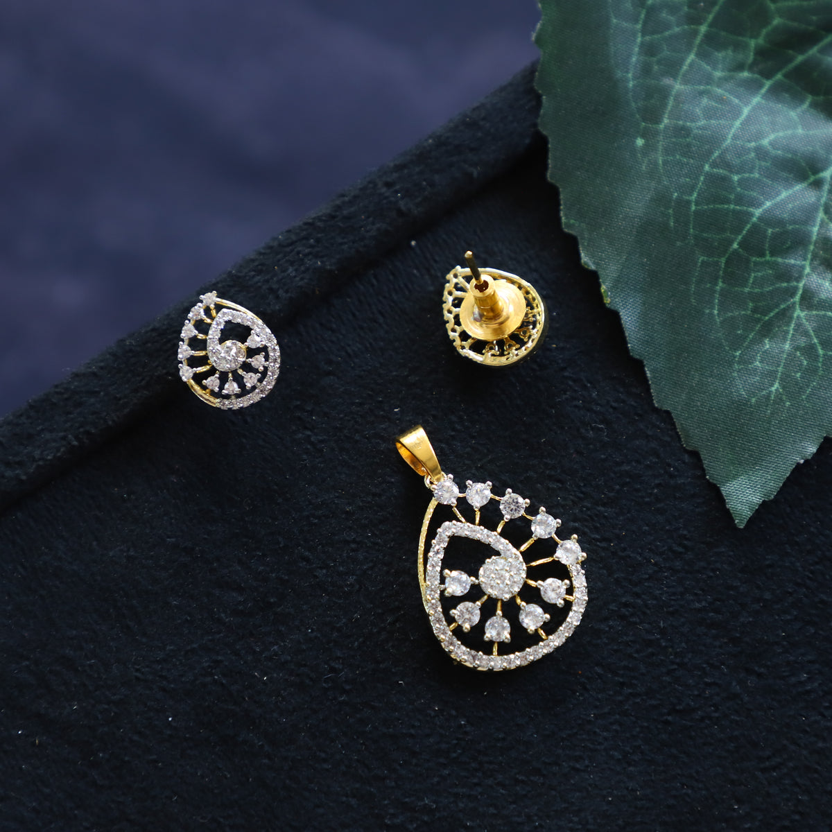 BETTY PENDANT SET