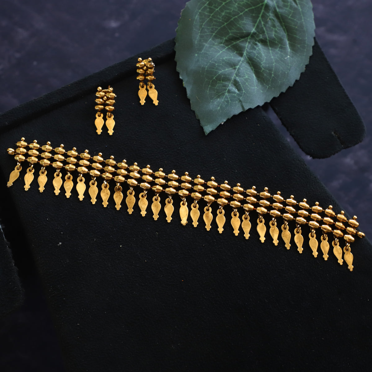 LOLA NECKPIECE