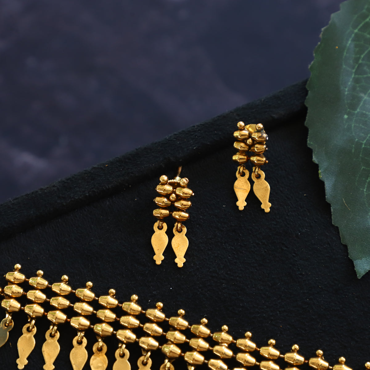 LOLA NECKPIECE