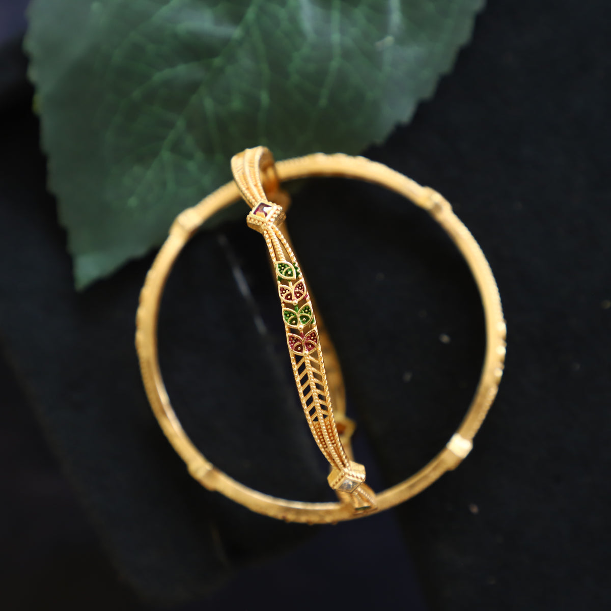 LEE BANGLE