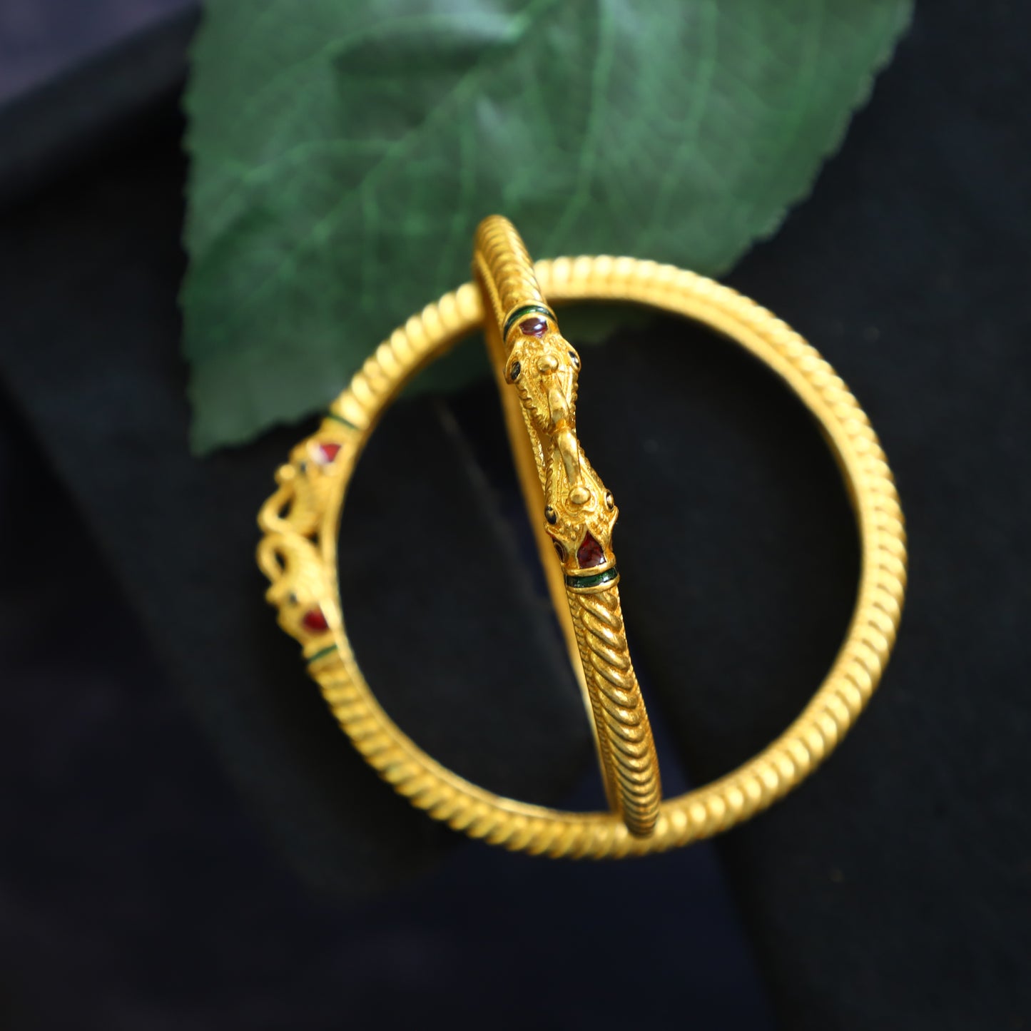 LEON BANGLE