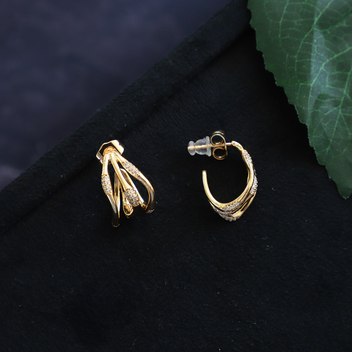 CANARY EARRING