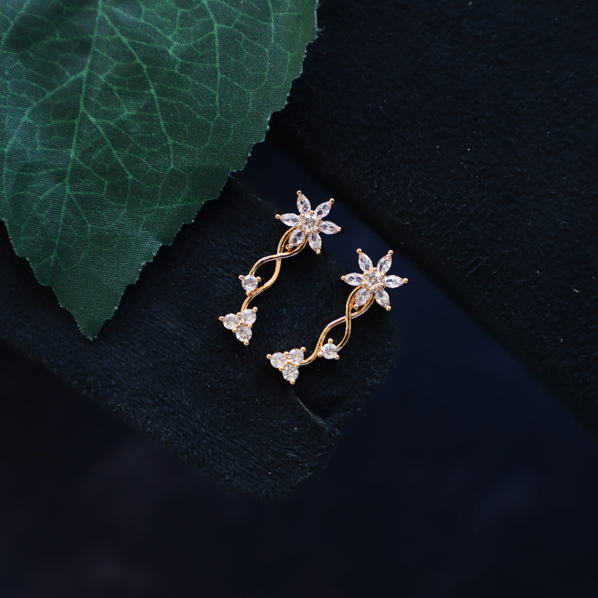 MAC EARRING