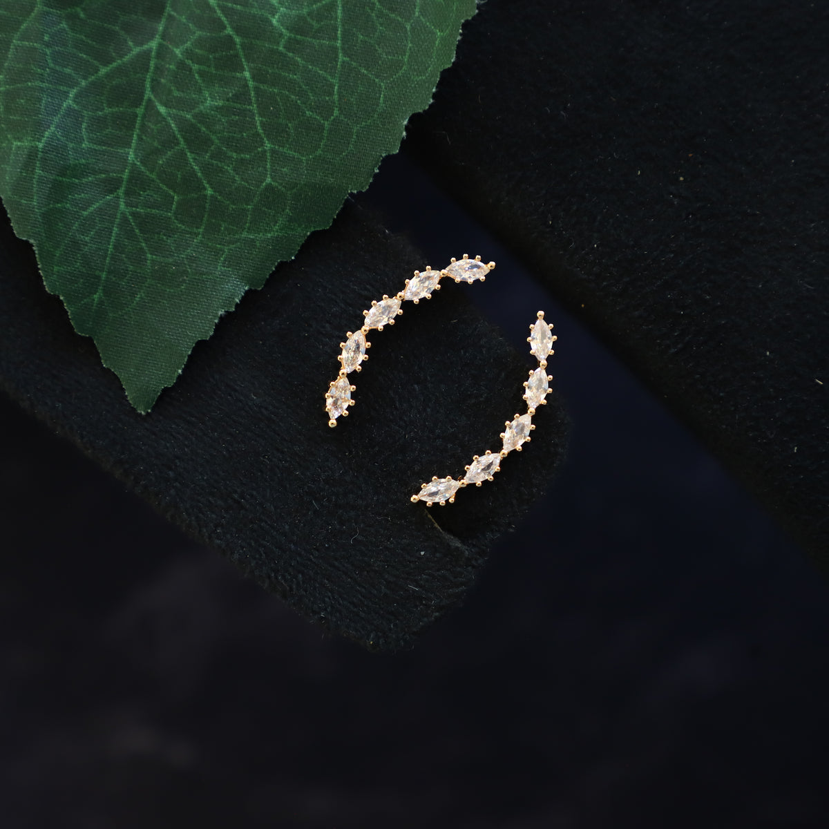 REX EARRING
