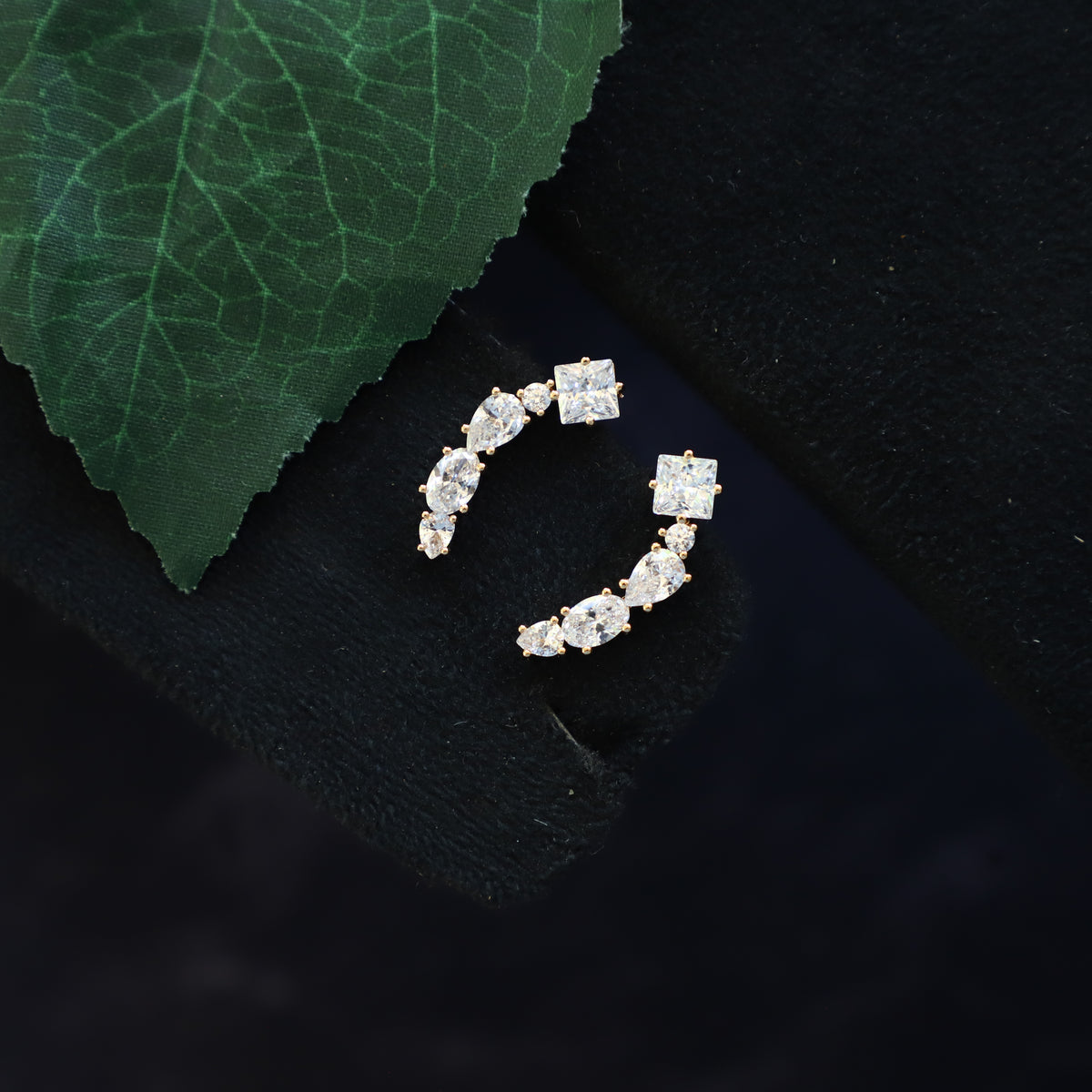 SWAN EARRING
