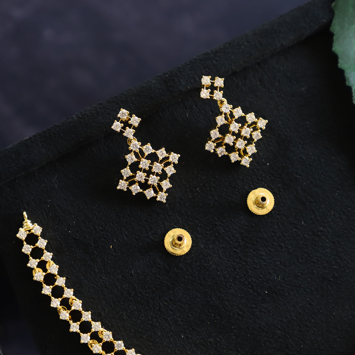 MASON NECKPIECE