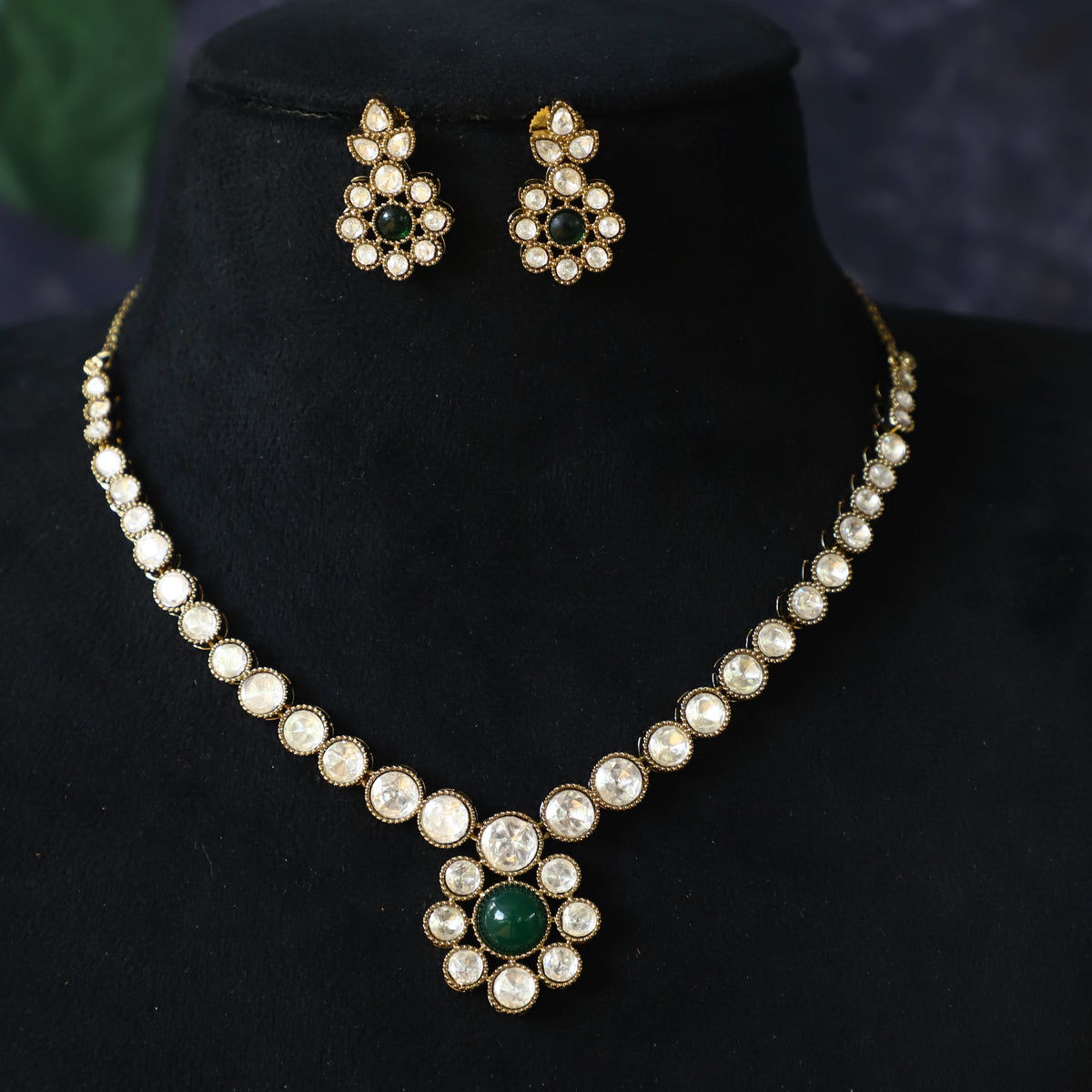 JAXON NECKPIECE