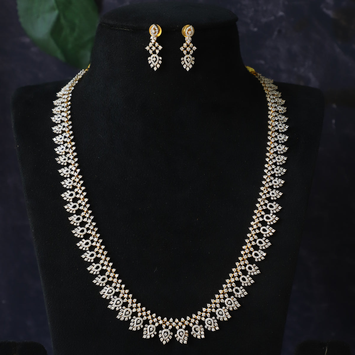 AMALA DIAMOND HARAM
