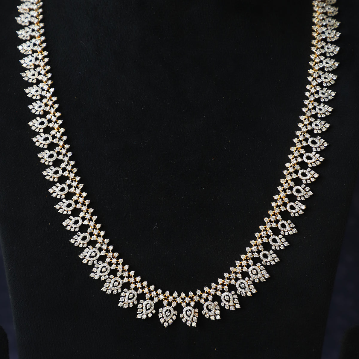AMALA DIAMOND HARAM