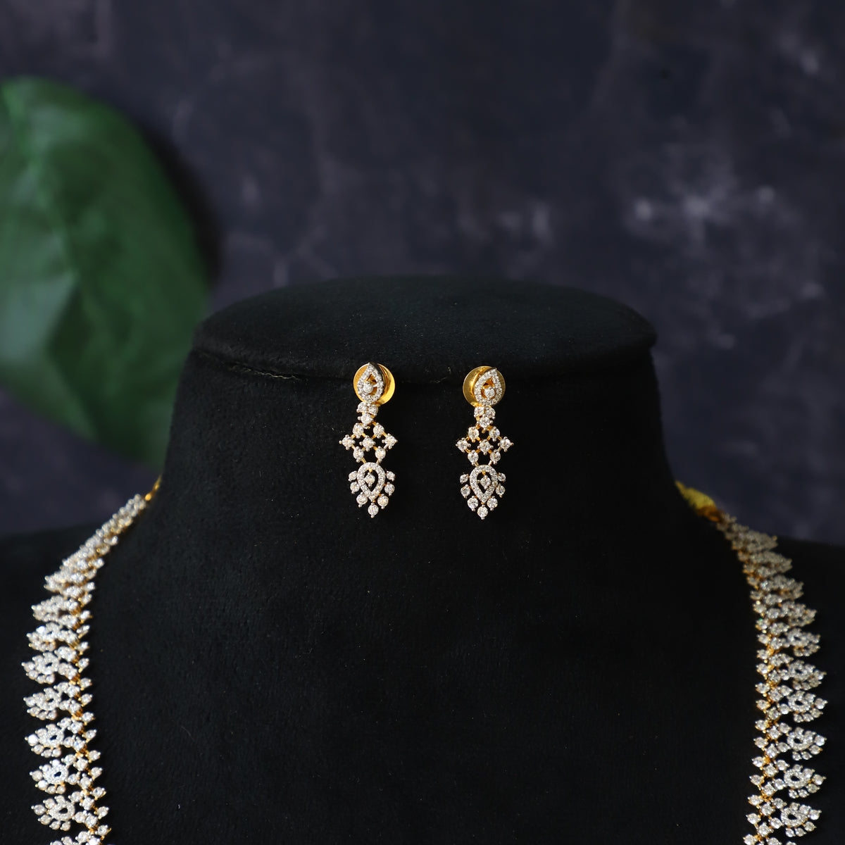 AMALA DIAMOND HARAM