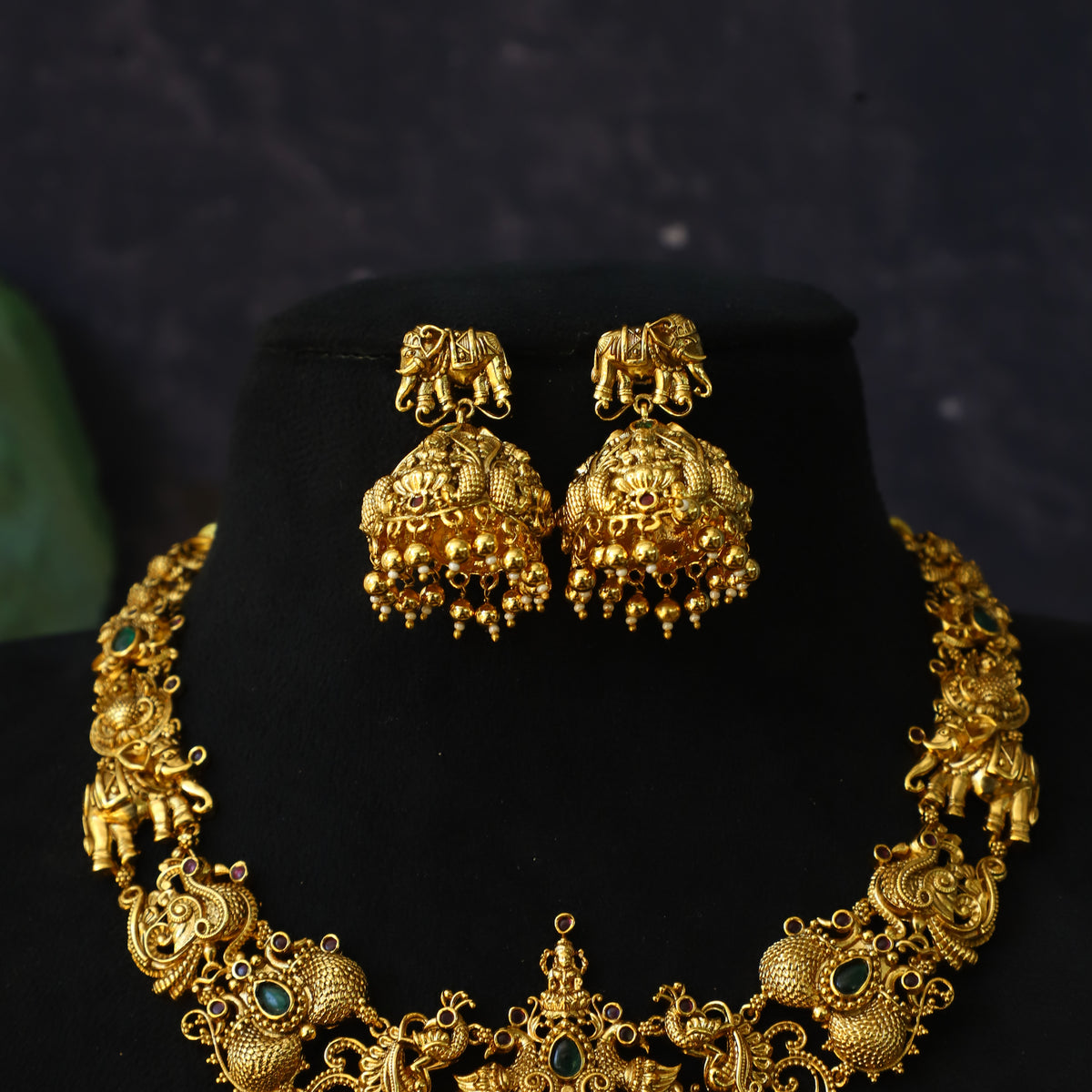 BHARGAVI NECKPIECE