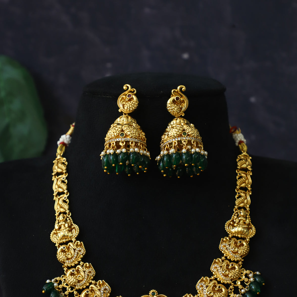 LAKSHI NECKPIECE