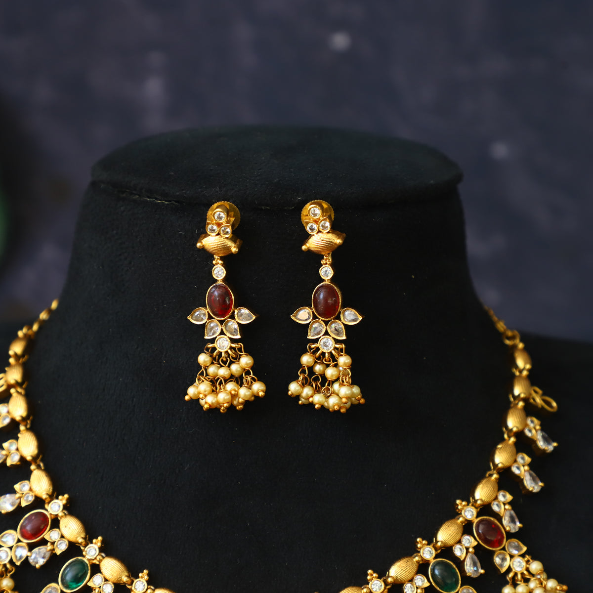 'NAVA' NECKPIECE