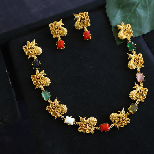 NAVARATHA TAYEER NECKPIECE