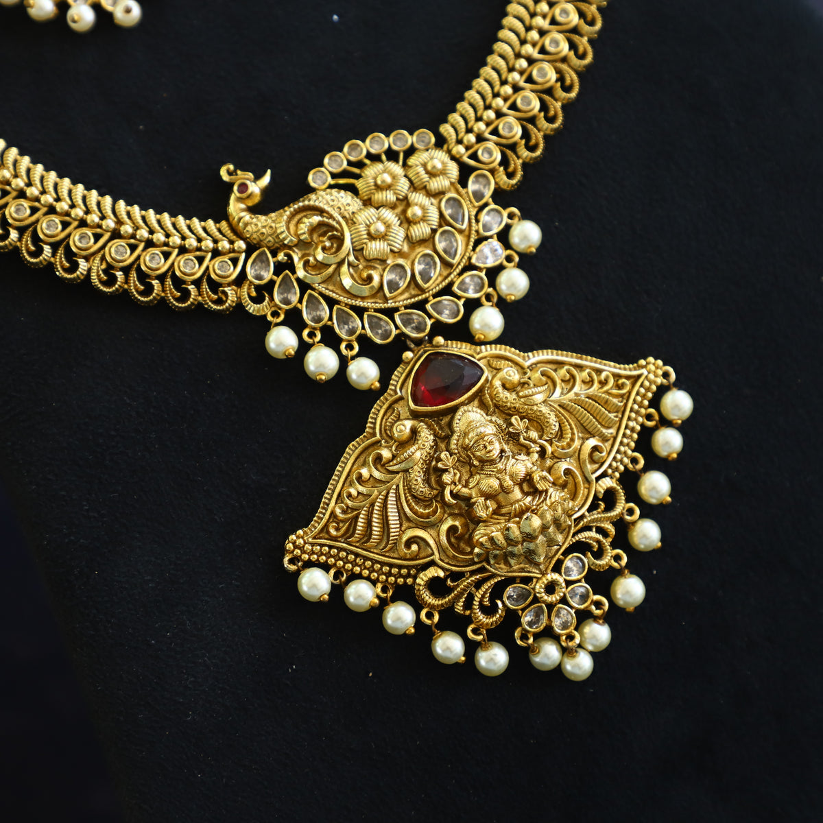 PEACOCK LAXI NECKPIECE