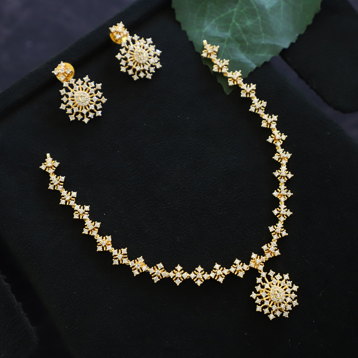 LUKE NECKPIECE