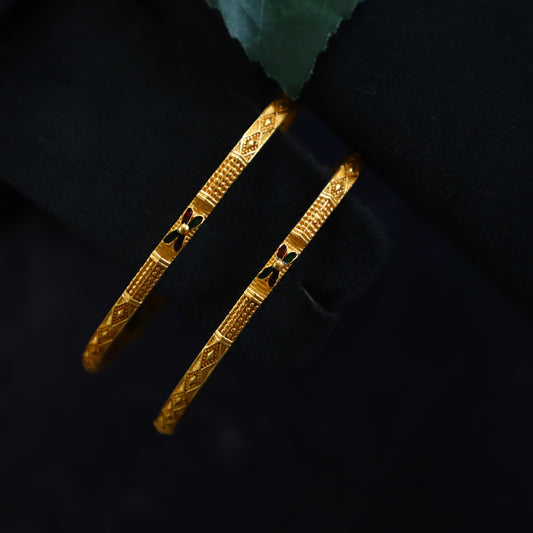 AVIRA BANGLE