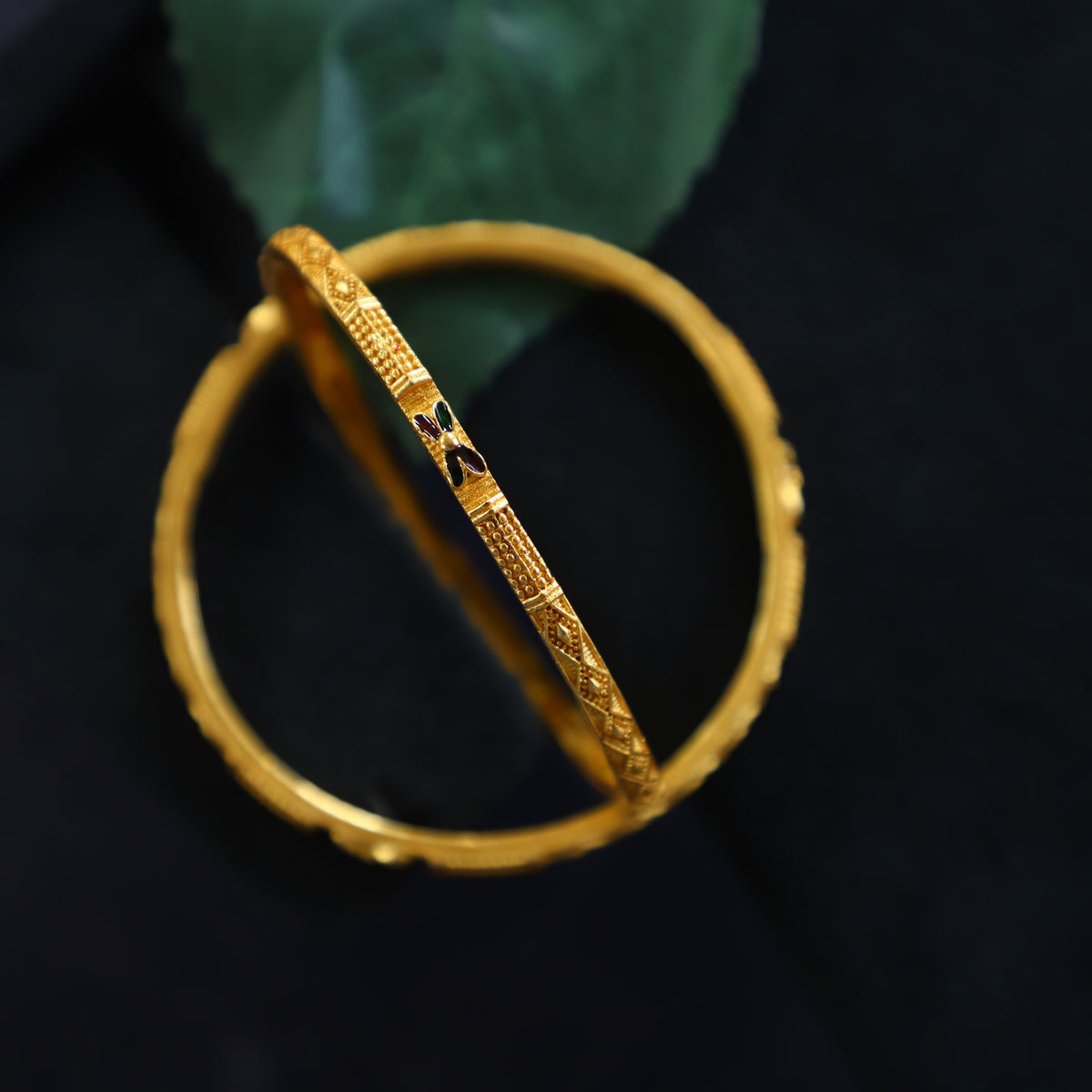 AVIRA BANGLE