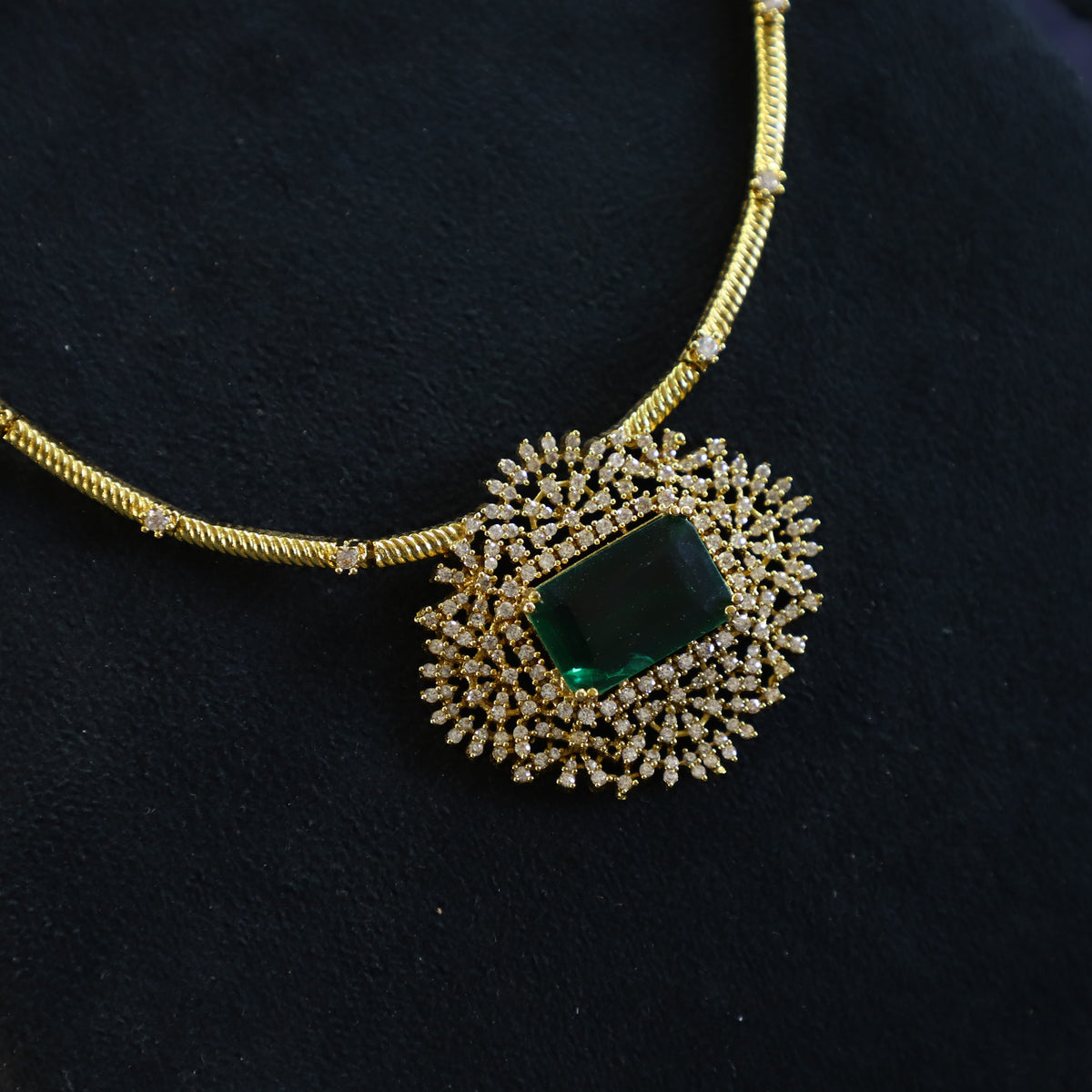 ESME NECKPIECE