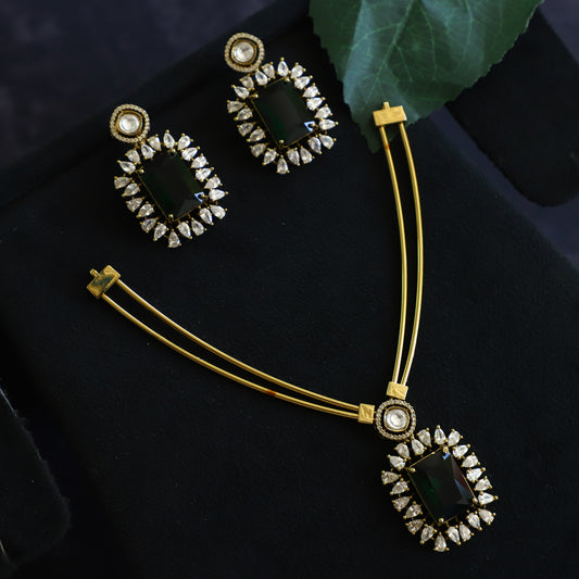AMELIA NECKPIECE