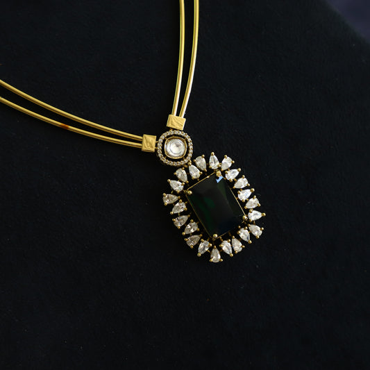 AMELIA NECKPIECE