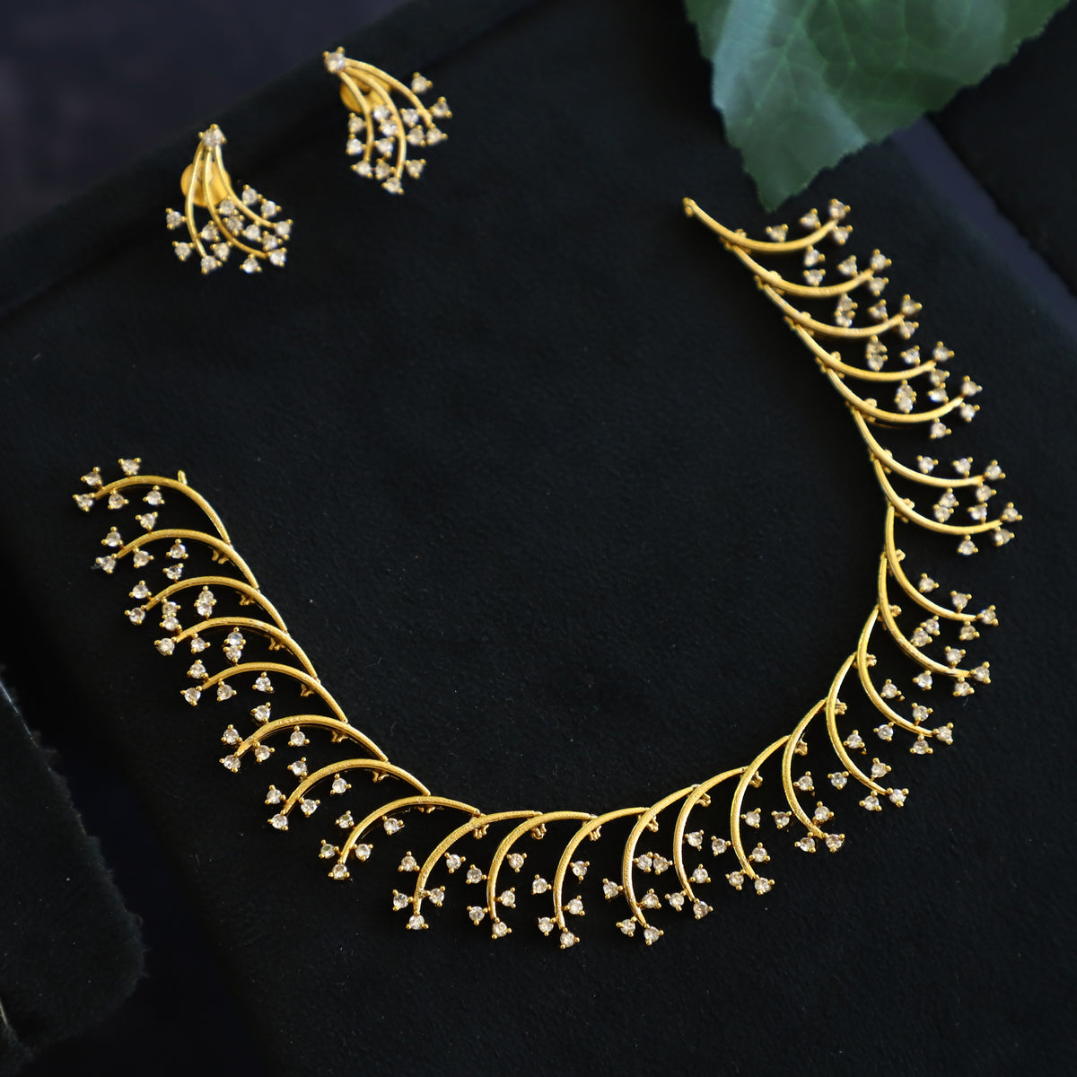 NEIL NECKPIECE