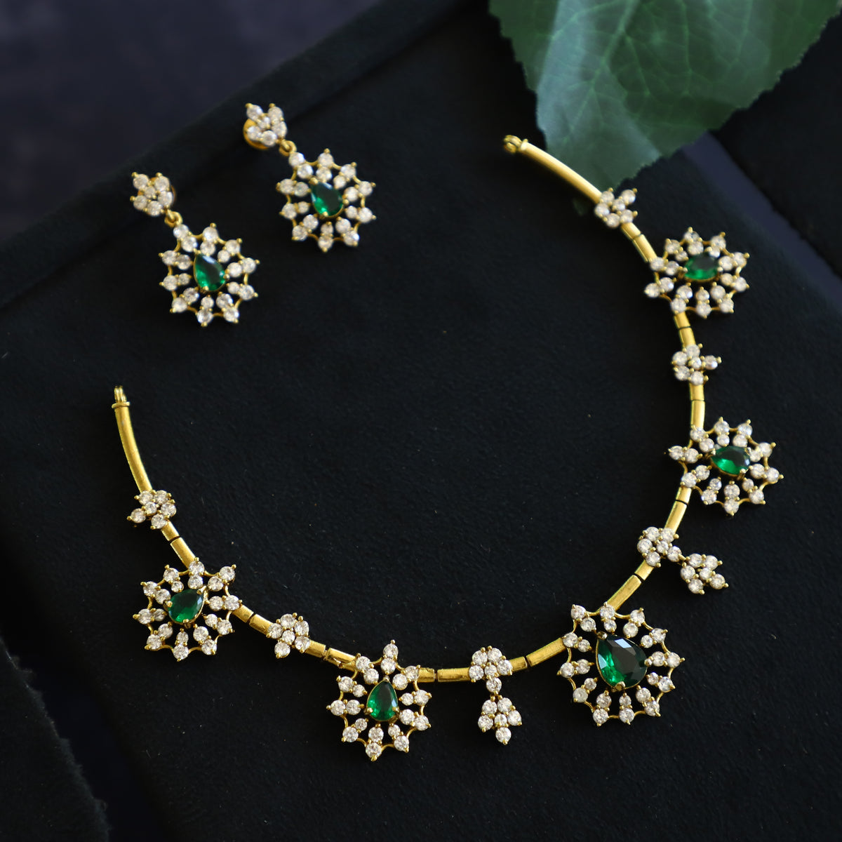 KAI NECKPIECE