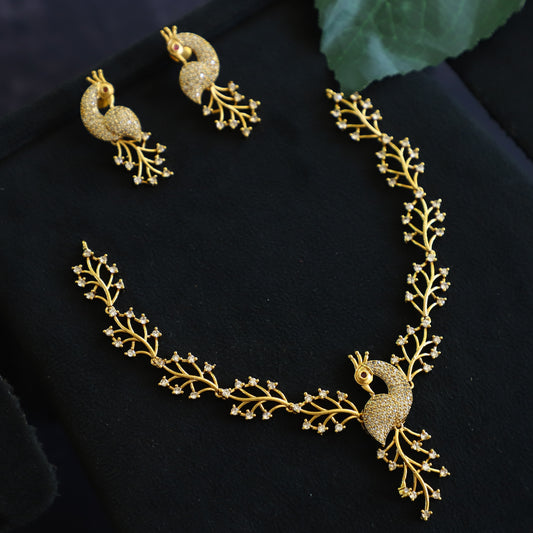 REEVA NECKPIECE