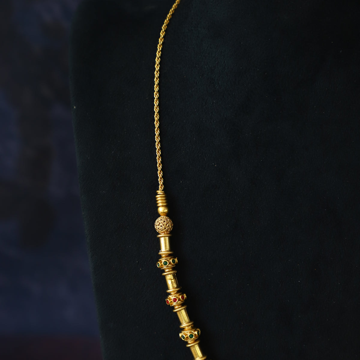NELLIKAI NECKPIECE