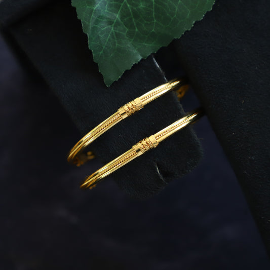 RED ENAMEL BANGELS