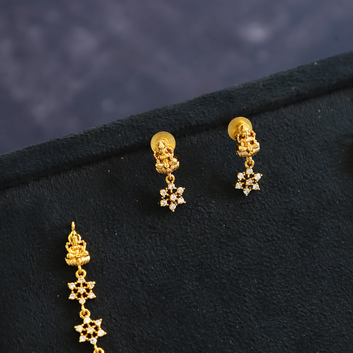 NAKASHA LAXI NECKPIECE