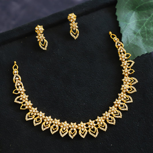 HALDI NECKPIECE