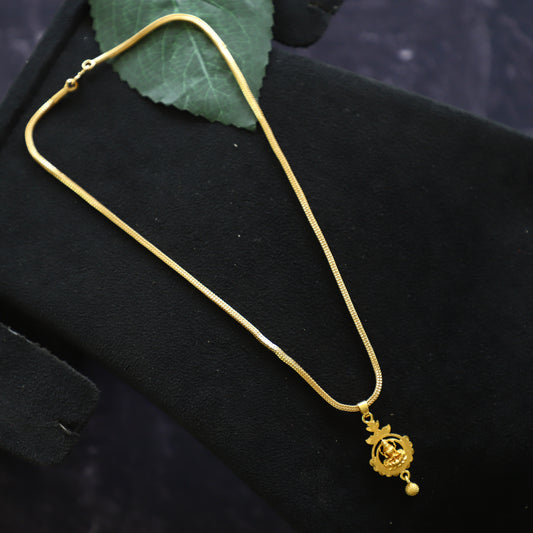 LAURA CHAIN