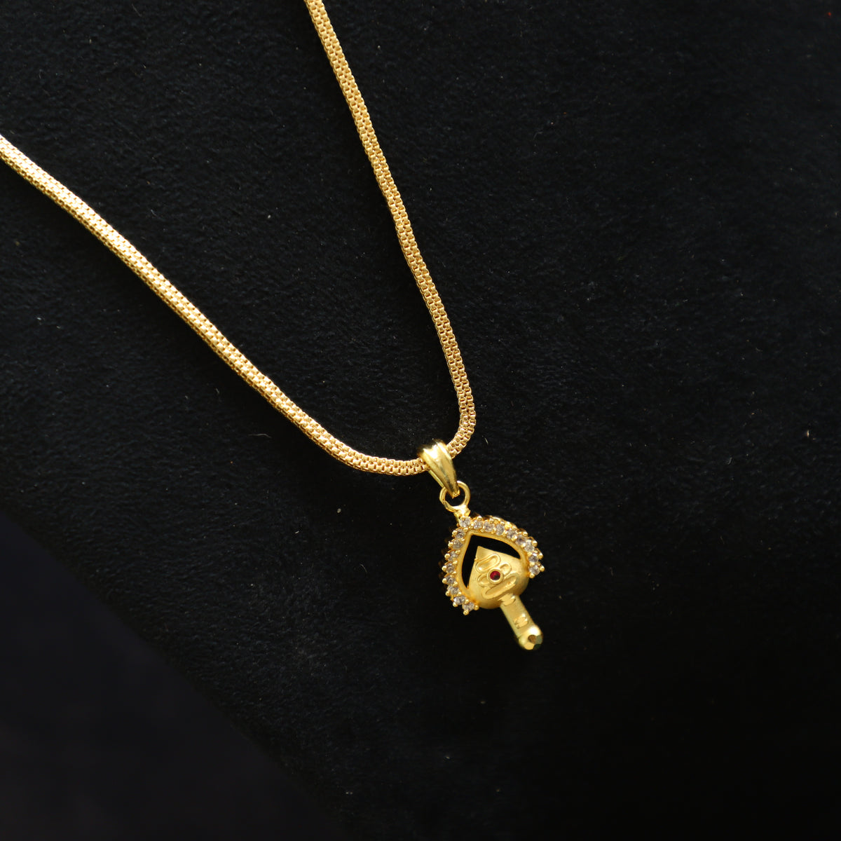 "VEL" CHAIN