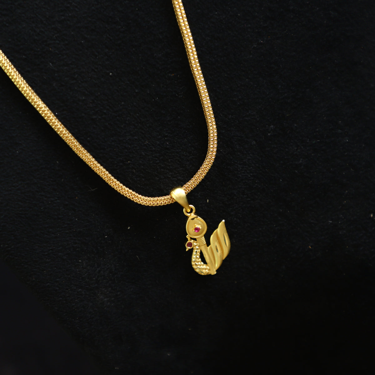 LUCY CHAIN