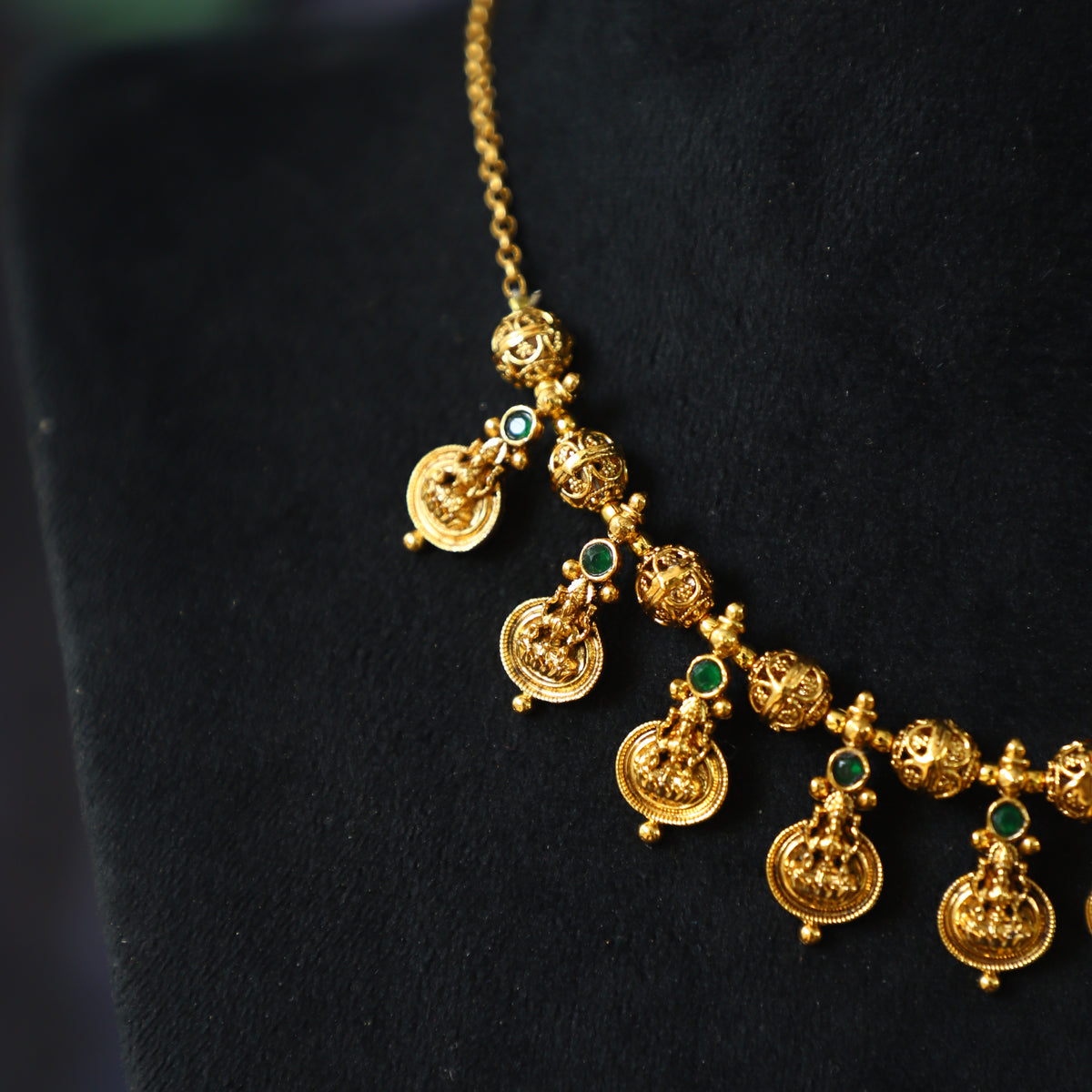 ZION NECKPIECE