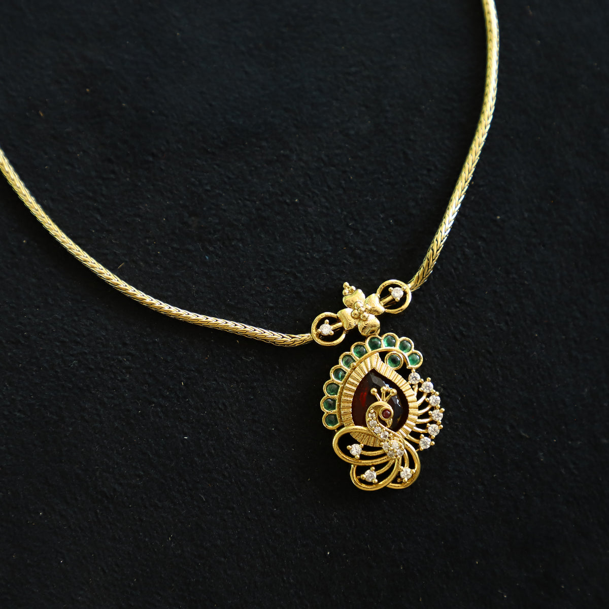 MULTI STONE PEACOCK NECK PIECE