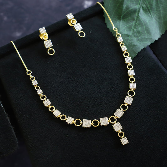 INDIRA NECKPIECE