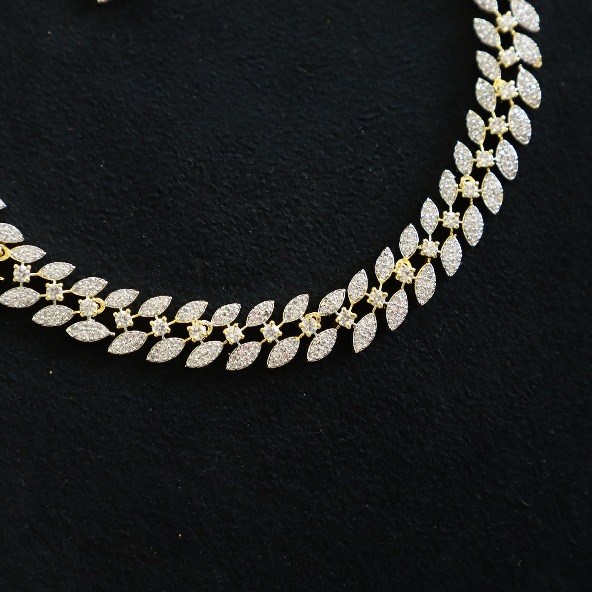 ARKWRIGHT NECKPIECE