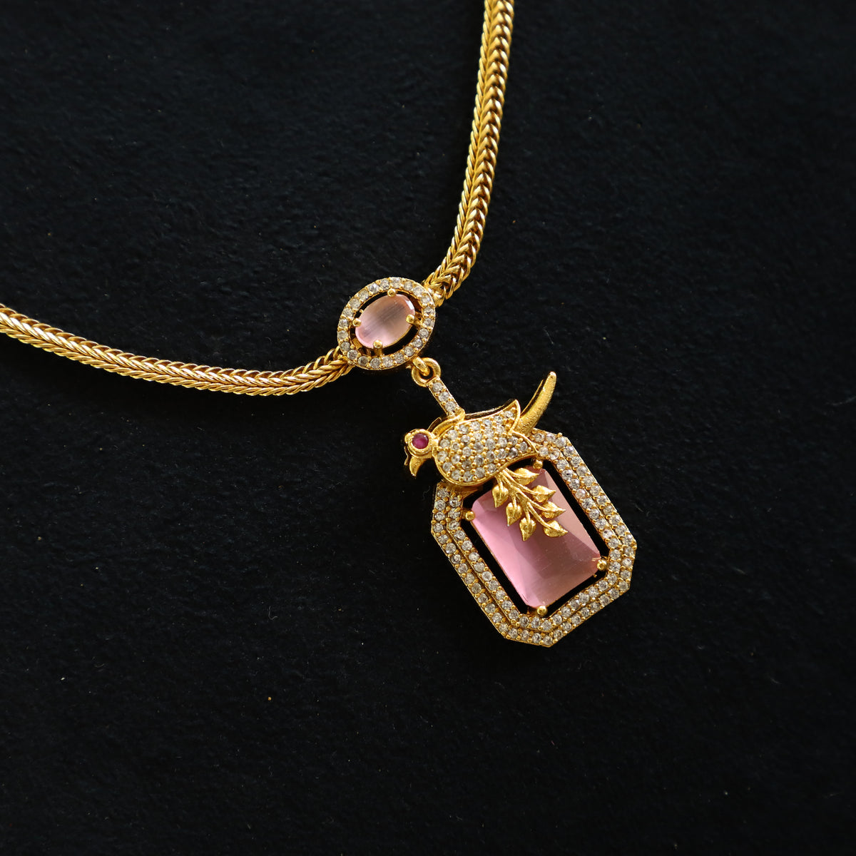''AUSTRI'' NECKPIECE