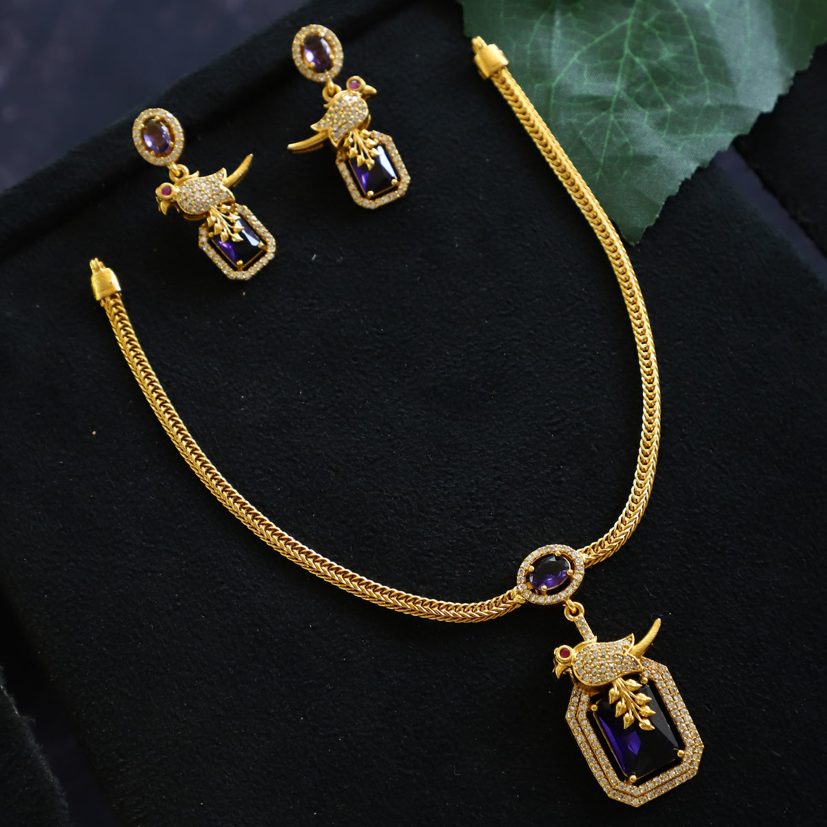 ''AUSTRI'' NECKPIECE