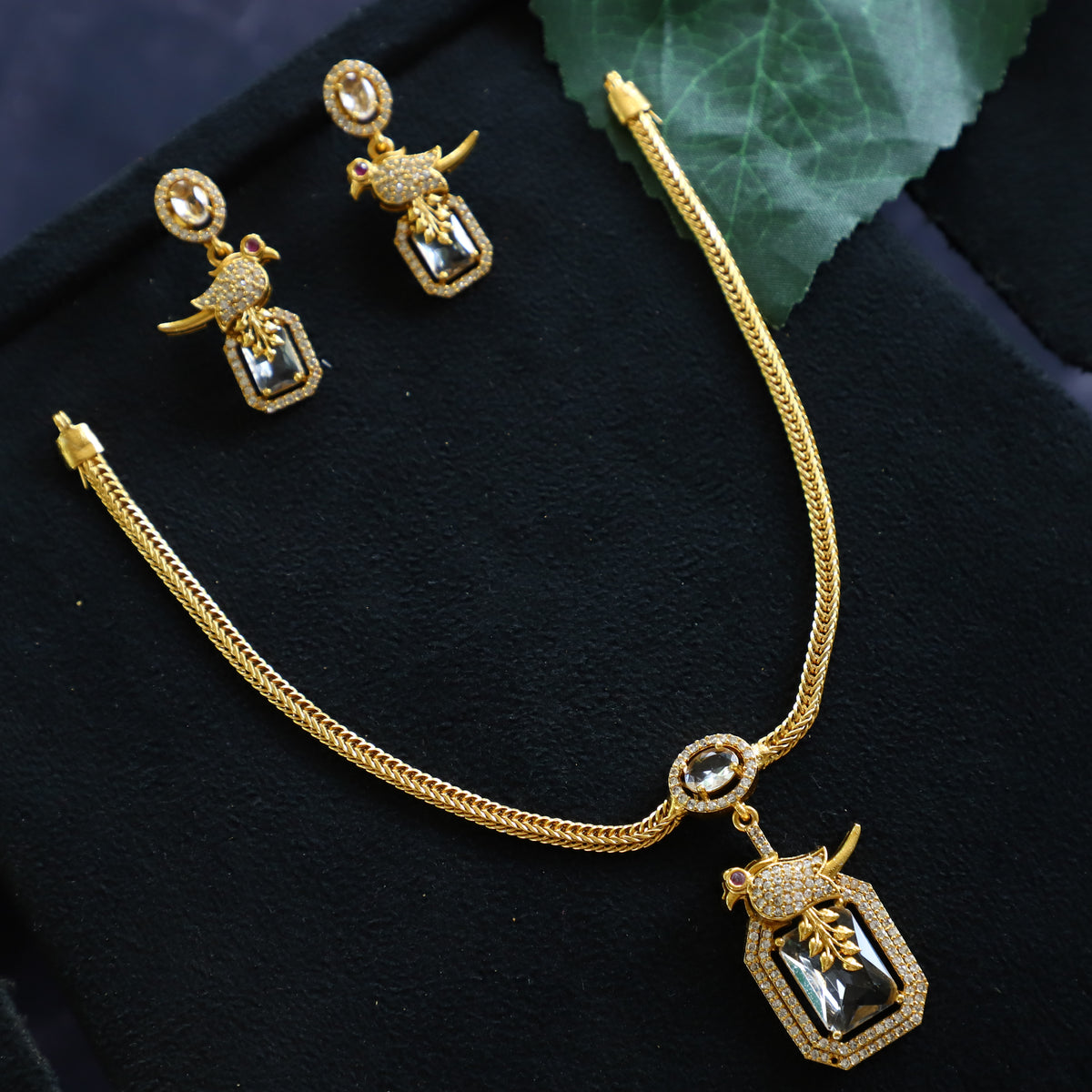 ''AUSTRI'' NECKPIECE