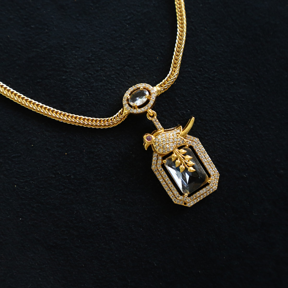 ''AUSTRI'' NECKPIECE