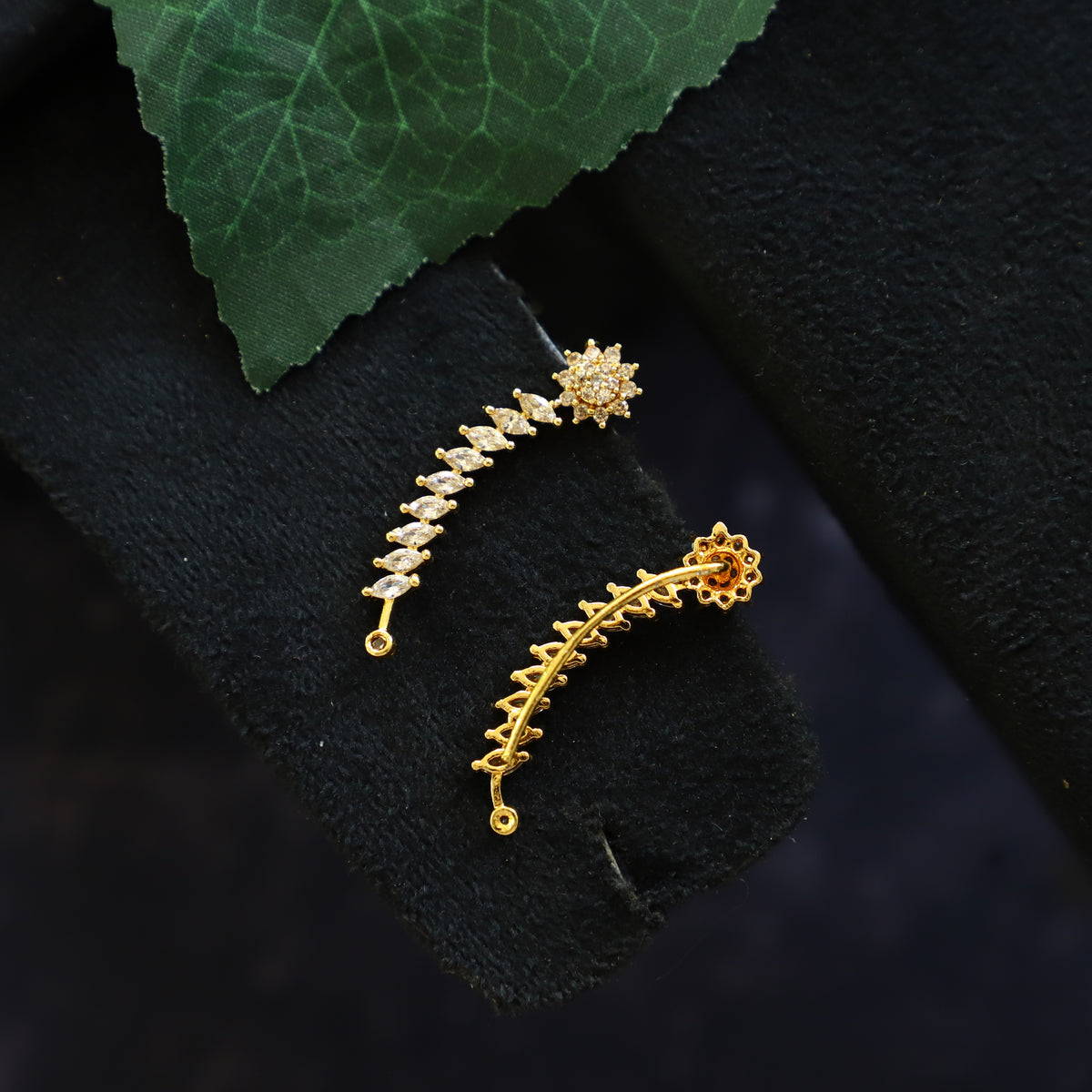 EAR CUFF