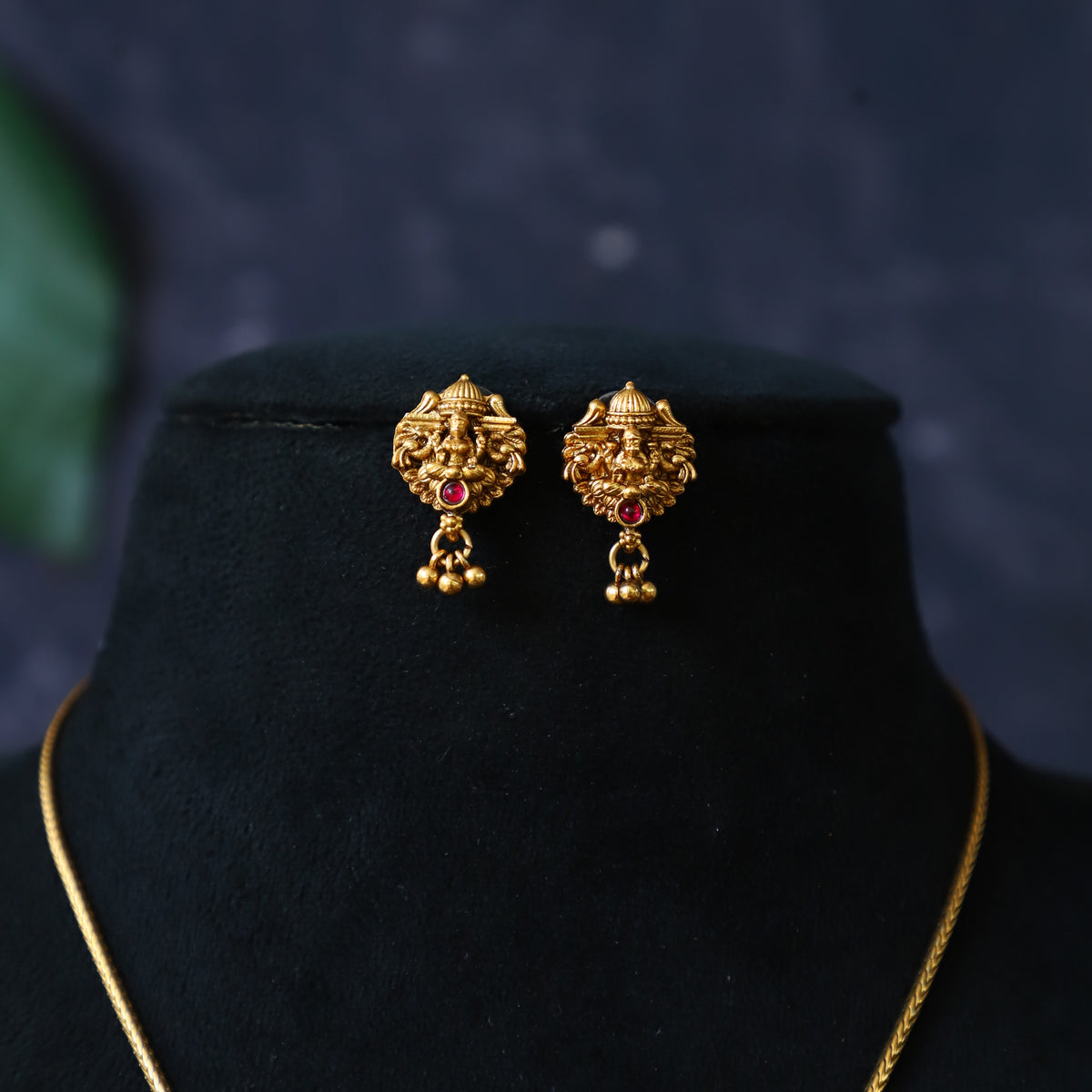 FLORA NECKPIECE