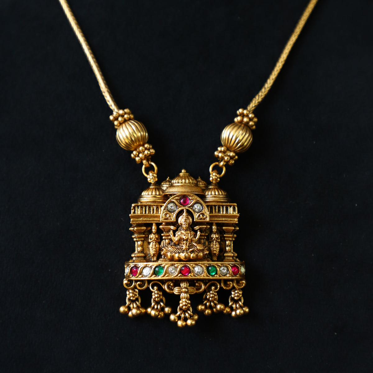 IGUANA NECKPIECE