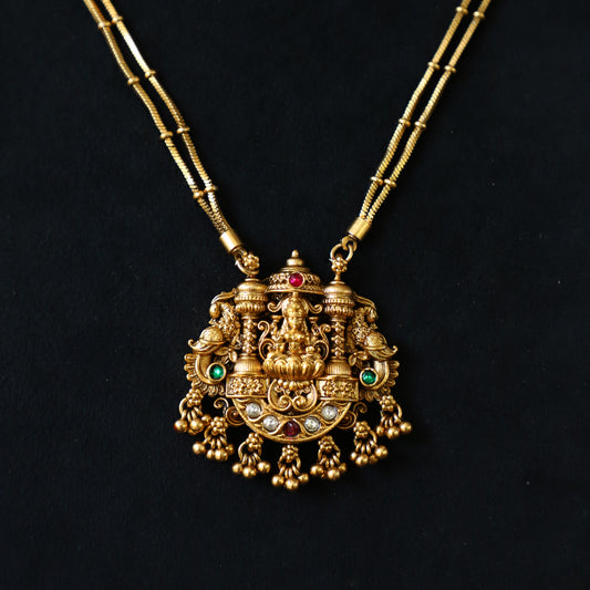 OSTRICH NECKPIECE