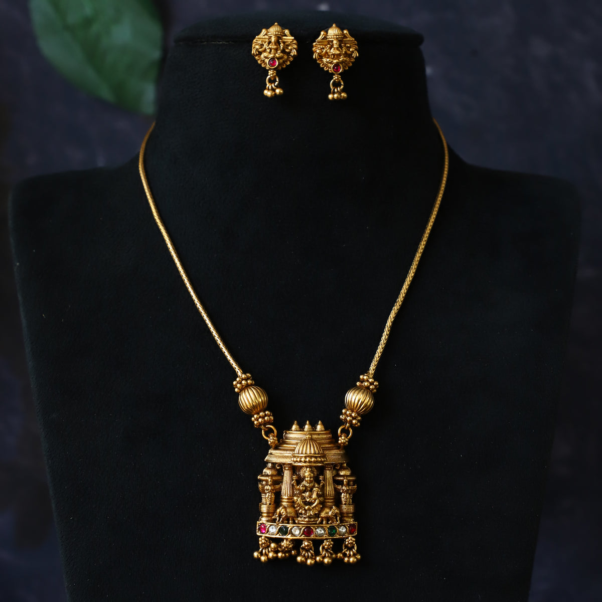 BIANCA NECKPIECE
