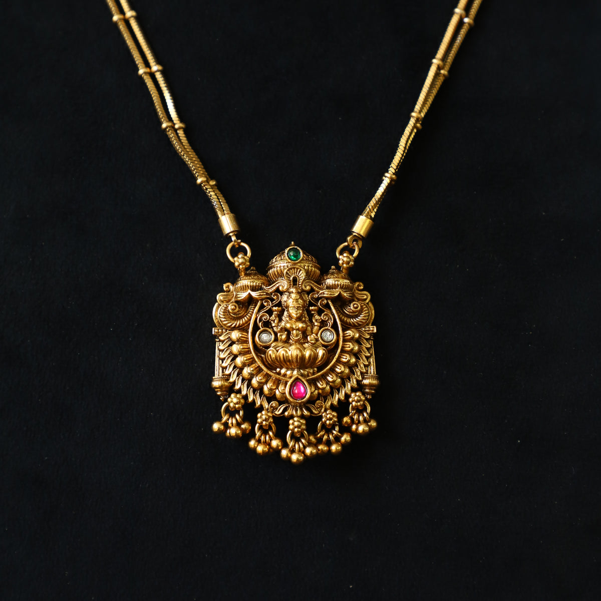 VIRANSH NECKPIECE