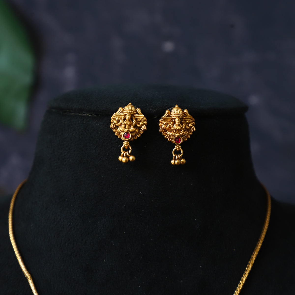 EZRA NECKPIECE